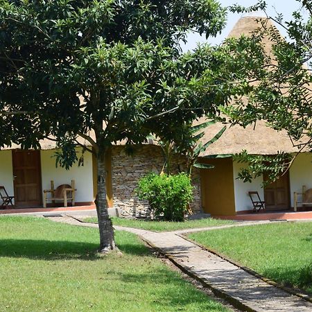Kibale Guest Cottages Fort Portal Екстериор снимка