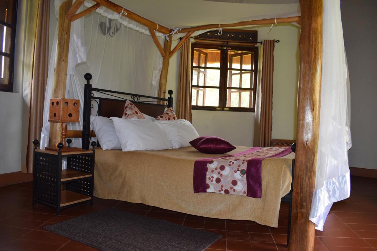 Kibale Guest Cottages Fort Portal Екстериор снимка